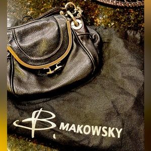 Beautiful all leather small purse by “B Makowsky” surprisingly roomy,